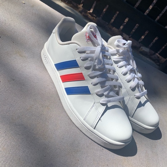 Addias - Picture 5 of 5